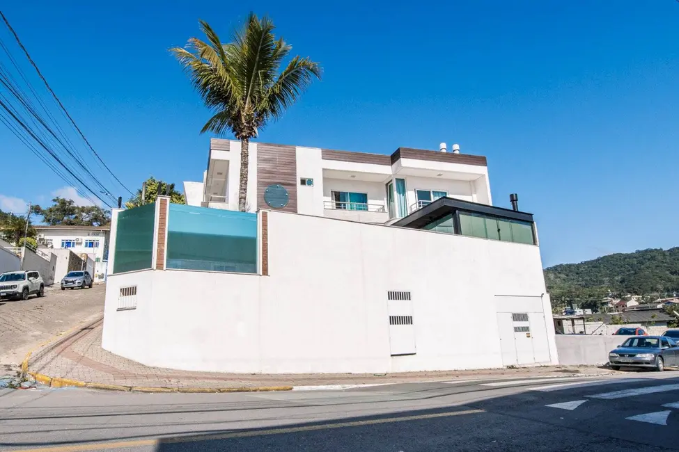 Foto 3 de Casa com 3 quartos à venda, 264m2 em Fazenda, Itajai - SC
