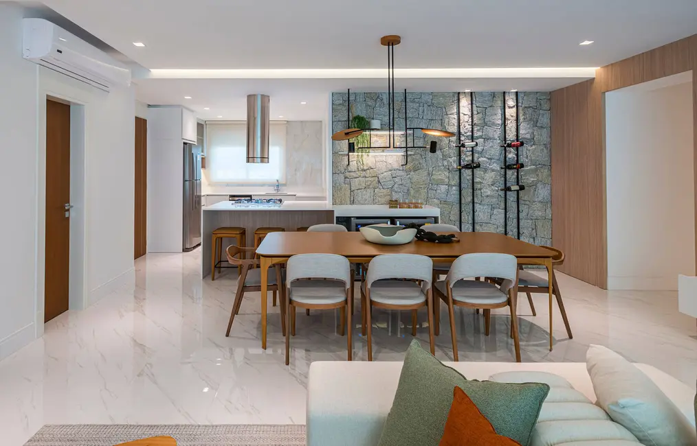 Apartamento com 4 quartos à venda, 197m2 em Centro, Balneario Camboriu - SC - imagem 2 Foto 2 de Apartamento com 4 quartos à venda, 197m2 em Centro, Balneario Camboriu - SC