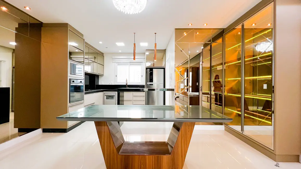 Apartamento com 3 quartos à venda, 128m2 em Centro, Balneario Camboriu - SC - imagem 4 Foto 4 de Apartamento com 3 quartos à venda, 128m2 em Centro, Balneario Camboriu - SC