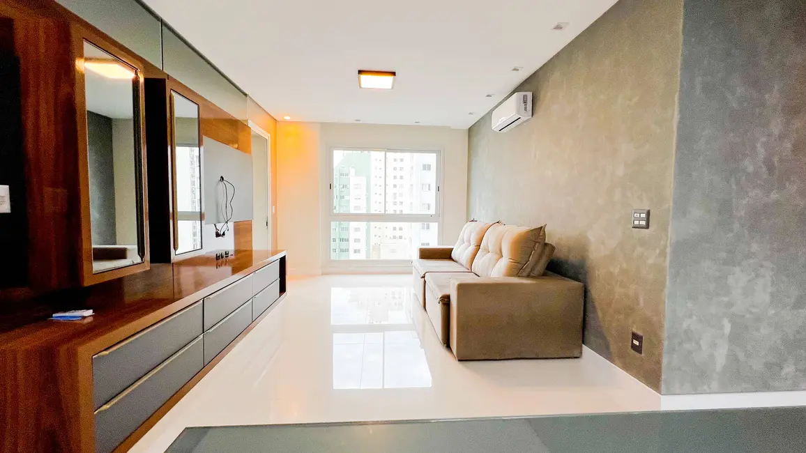 Apartamento com 3 quartos à venda, 128m2 em Centro, Balneario Camboriu - SC - imagem 3 Foto 3 de Apartamento com 3 quartos à venda, 128m2 em Centro, Balneario Camboriu - SC