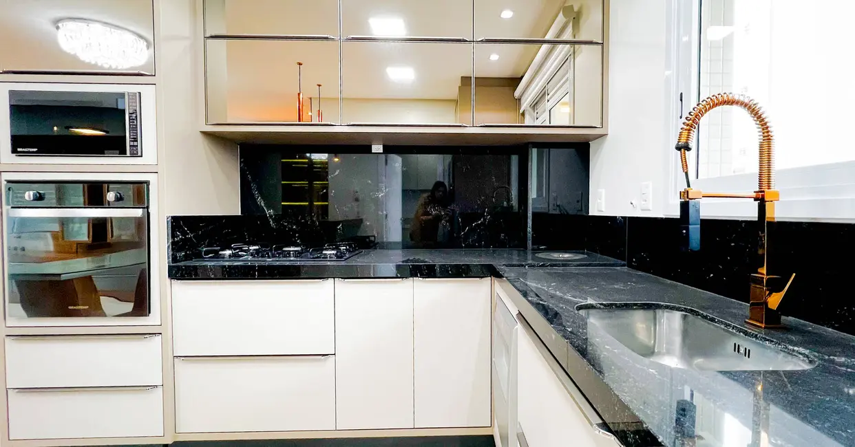 Apartamento com 3 quartos à venda, 128m2 em Centro, Balneario Camboriu - SC - imagem 8 Foto 8 de Apartamento com 3 quartos à venda, 128m2 em Centro, Balneario Camboriu - SC