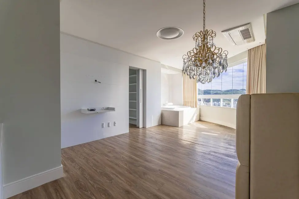 Apartamento com 3 quartos à venda, 237m2 em Centro, Balneario Camboriu - SC - imagem 7 Foto 7 de Apartamento com 3 quartos à venda, 237m2 em Centro, Balneario Camboriu - SC