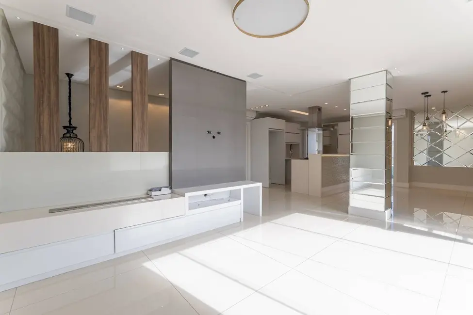 Apartamento com 3 quartos à venda, 237m2 em Centro, Balneario Camboriu - SC - imagem 3 Foto 3 de Apartamento com 3 quartos à venda, 237m2 em Centro, Balneario Camboriu - SC