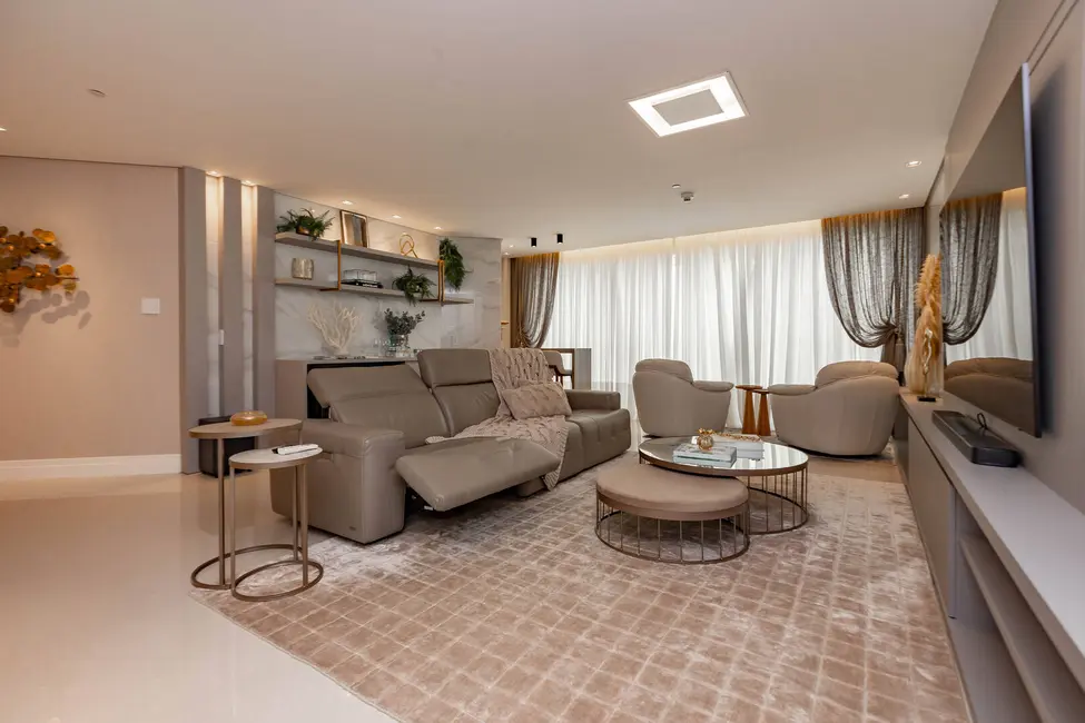 Apartamento com 3 quartos à venda, 164m2 em Centro, Balneario Camboriu - SC - imagem 3 Foto 3 de Apartamento com 3 quartos à venda, 164m2 em Centro, Balneario Camboriu - SC