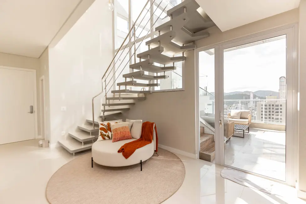 Apartamento com 3 quartos à venda, 242m2 em Centro, Balneario Camboriu - SC - imagem 7 Foto 7 de Apartamento com 3 quartos à venda, 242m2 em Centro, Balneario Camboriu - SC