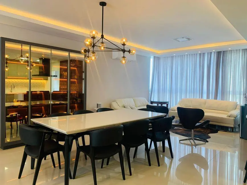 Apartamento com 3 quartos à venda, 1378702m2 em Centro, Balneario Camboriu - SC - imagem 6 Foto 6 de Apartamento com 3 quartos à venda, 1378702m2 em Centro, Balneario Camboriu - SC