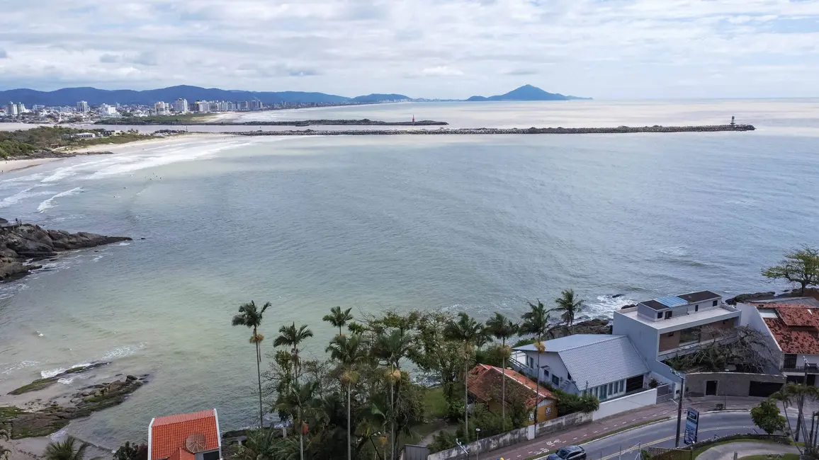 Foto 19 de Casa à venda, 855000m2 em Cabeçudas, Itajai - SC