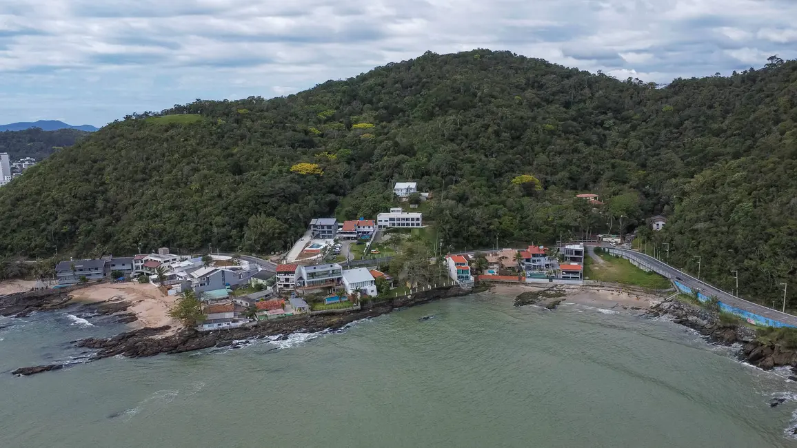 Foto 10 de Casa à venda, 855000m2 em Cabeçudas, Itajai - SC