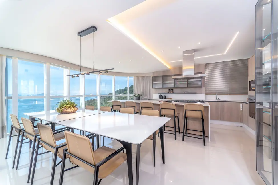 Apartamento com 4 quartos à venda, 238m2 em Centro, Balneario Camboriu - SC - imagem 5 Foto 5 de Apartamento com 4 quartos à venda, 238m2 em Centro, Balneario Camboriu - SC