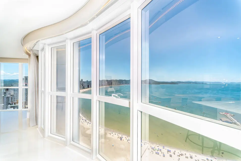 Apartamento com 4 quartos à venda, 238m2 em Centro, Balneario Camboriu - SC - imagem 9 Foto 9 de Apartamento com 4 quartos à venda, 238m2 em Centro, Balneario Camboriu - SC