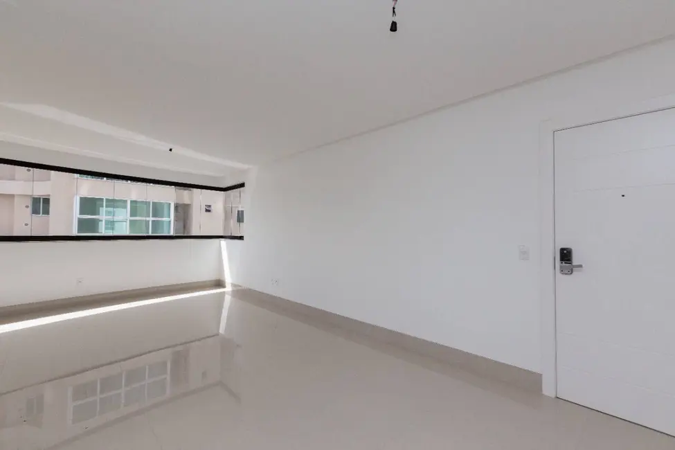 Apartamento com 4 quartos à venda, 150m2 em Centro, Balneario Camboriu - SC - imagem 8 Foto 8 de Apartamento com 4 quartos à venda, 150m2 em Centro, Balneario Camboriu - SC