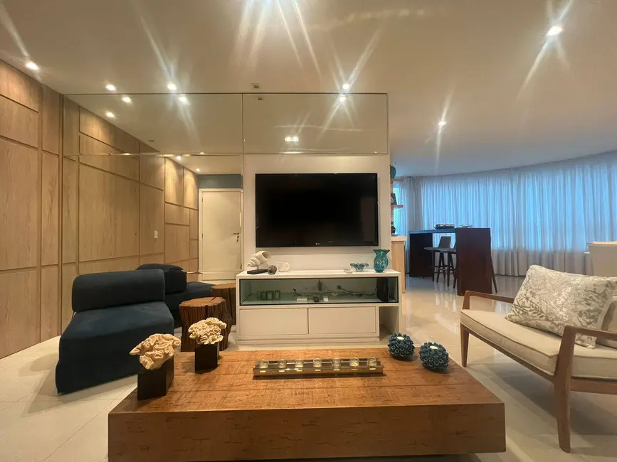 Apartamento com 3 quartos à venda, 128m2 em Centro, Balneario Camboriu - SC - imagem 3 Foto 3 de Apartamento com 3 quartos à venda, 128m2 em Centro, Balneario Camboriu - SC