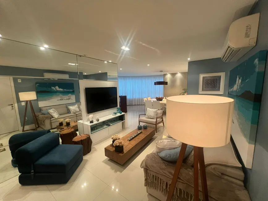 Apartamento com 3 quartos à venda, 128m2 em Centro, Balneario Camboriu - SC - imagem 4 Foto 4 de Apartamento com 3 quartos à venda, 128m2 em Centro, Balneario Camboriu - SC