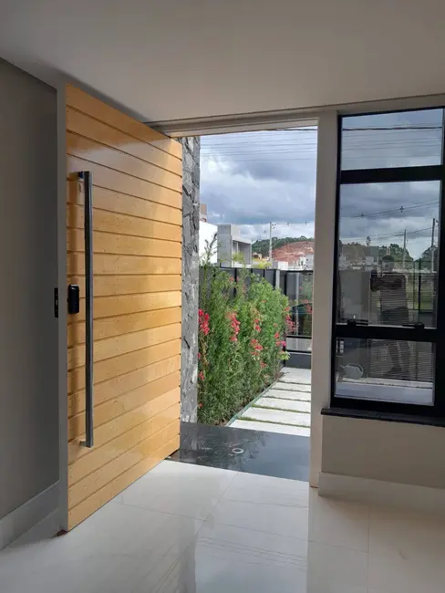 Foto 3 de Casa com 2 quartos à venda, 183m2 em Camboriu - SC