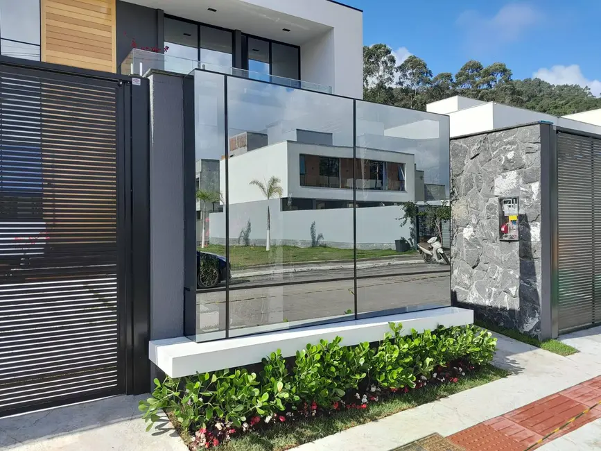 Casa com 3 quartos à venda, 217m2 em Camboriu - SC - imagem 7 Foto 7 de Casa com 3 quartos à venda, 217m2 em Camboriu - SC