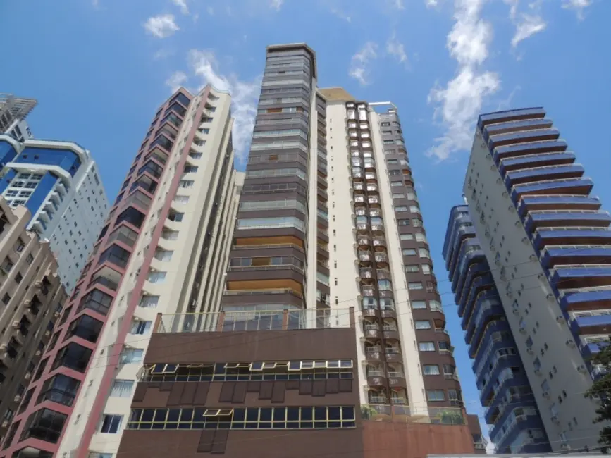 Apartamento com 3 quartos à venda, 153m2 em Centro, Balneario Camboriu - SC - imagem 5 Foto 5 de Apartamento com 3 quartos à venda, 153m2 em Centro, Balneario Camboriu - SC