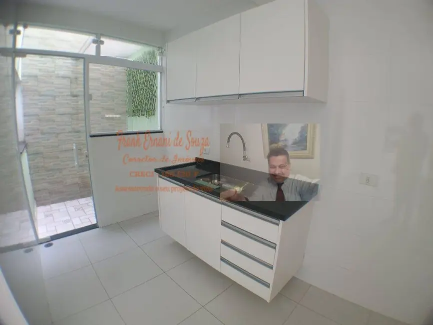 Foto 3 de Casa de Condomínio com 1 quarto para alugar, 32m2 em Vila Brasílio Machado, São Paulo - SP