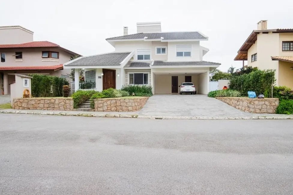 Foto 1 de Casa com 4 quartos à venda, 400m2 em Cacupé, Florianopolis - SC