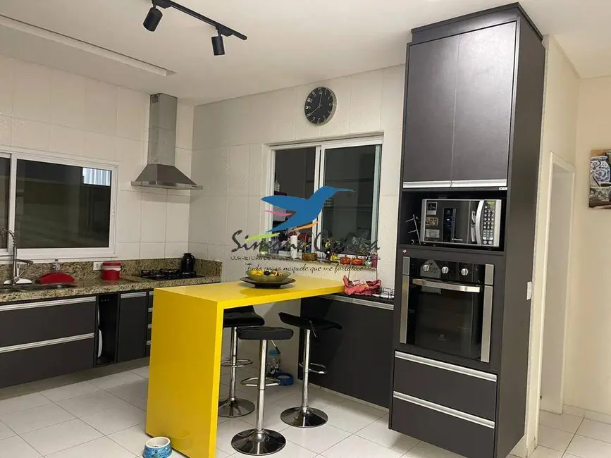 Casa de Condomínio com 3 quartos à venda, 300m2 em Vila Paraíso, Cacapava - SP - imagem 8 Foto 8 de Casa de Condomínio com 3 quartos à venda, 300m2 em Vila Paraíso, Cacapava - SP