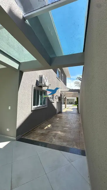 Casa com 5 quartos à venda e para alugar, 345m2 em Jardim Altos de Santana I, Jacarei - SP - imagem 5 Foto 5 de Casa com 5 quartos à venda e para alugar, 345m2 em Jardim Altos de Santana I, Jacarei - SP