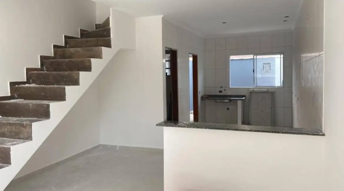 Casa de Condomínio com 2 quartos à venda, 90m2 em Itanhaem - SP - imagem 4 Foto 4 de Casa de Condomínio com 2 quartos à venda, 90m2 em Itanhaem - SP