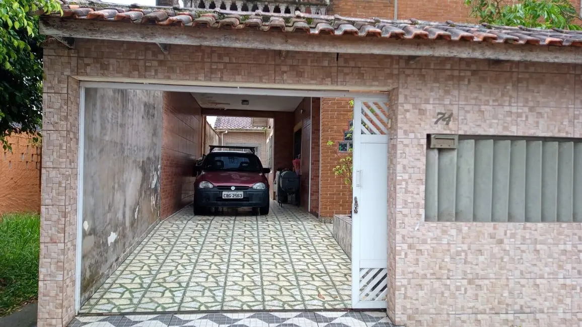 Foto 3 de Casa com 6 quartos à venda, 207m2 em Itanhaem - SP