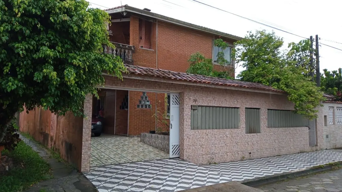 Foto 4 de Casa com 6 quartos à venda, 207m2 em Itanhaem - SP