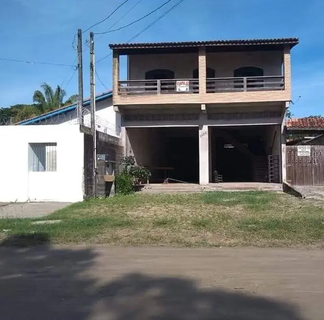 Foto 2 de Casa com 3 quartos à venda, 280m2 em Itanhaem - SP