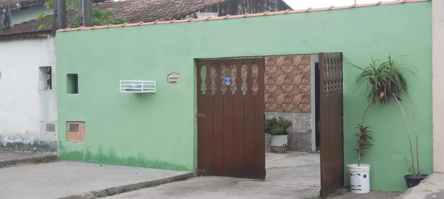 Foto 2 de Casa com 2 quartos à venda, 90m2 em Itanhaem - SP