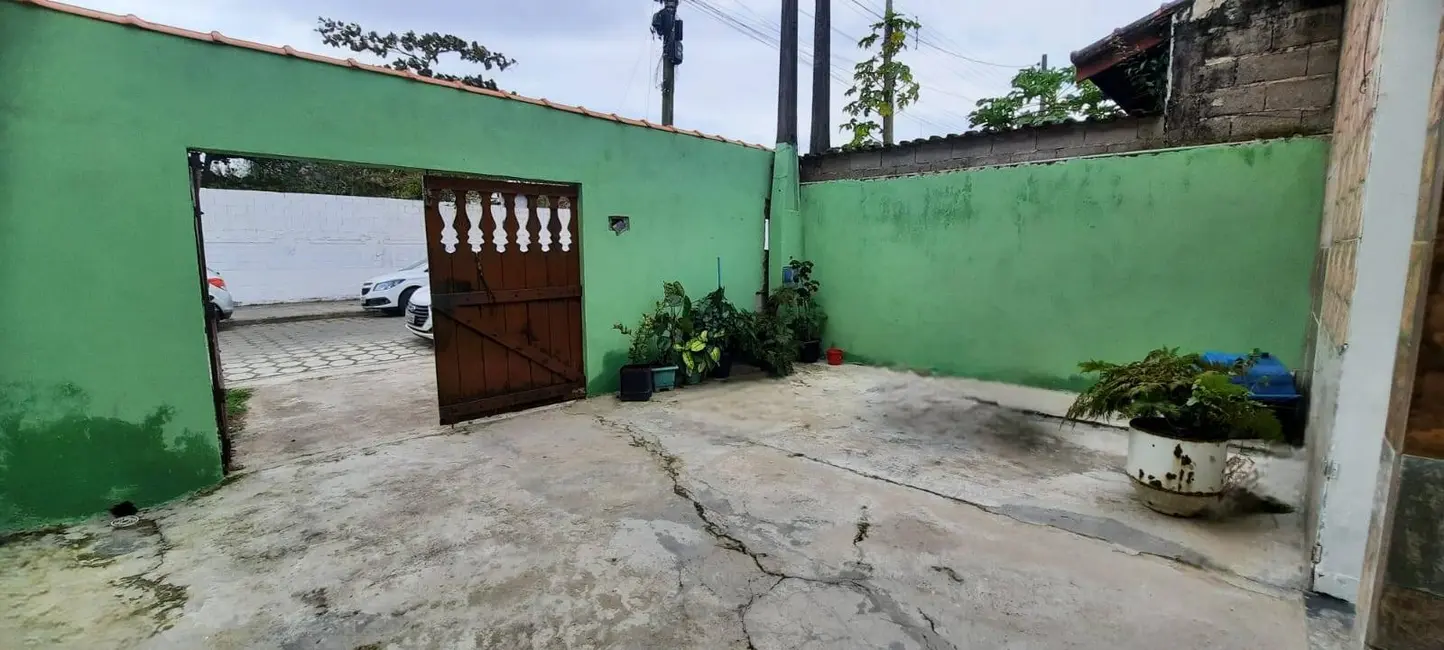 Foto 4 de Casa com 2 quartos à venda, 90m2 em Itanhaem - SP