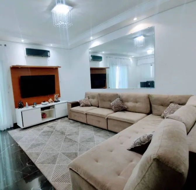 Foto 4 de Casa com 3 quartos à venda, 180m2 em Itanhaem - SP