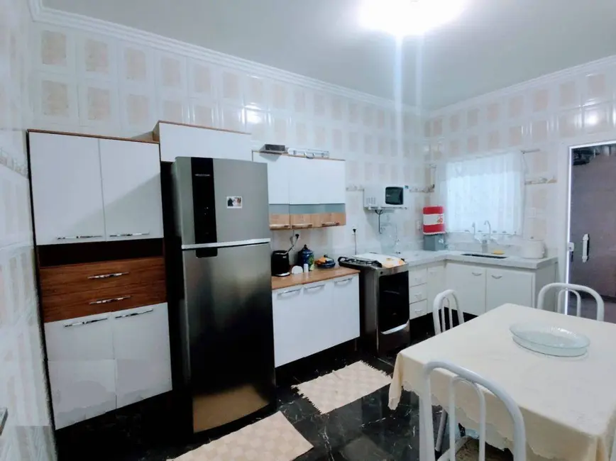 Foto 9 de Casa com 3 quartos à venda, 180m2 em Itanhaem - SP