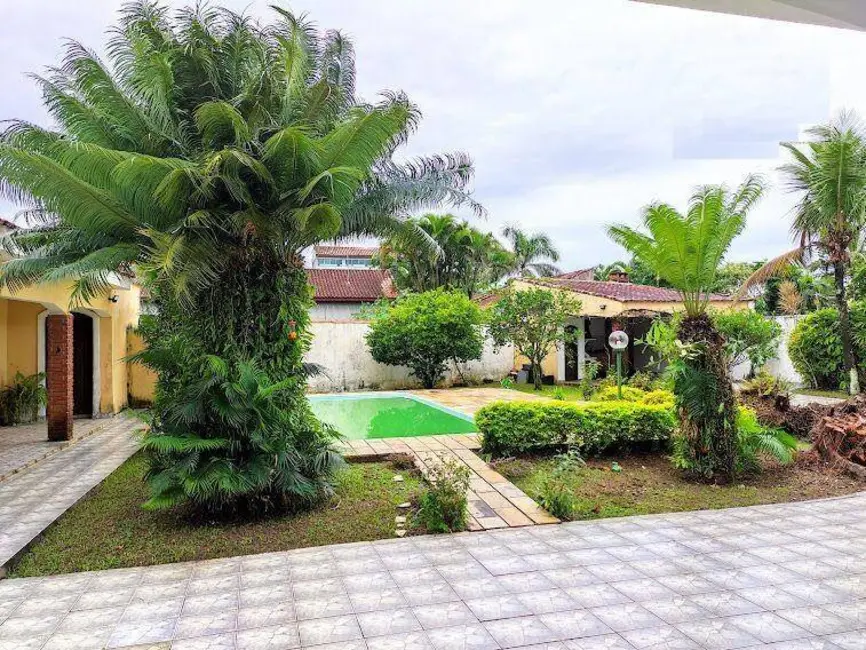 Foto 3 de Casa com 5 quartos à venda, 260m2 em Itanhaem - SP