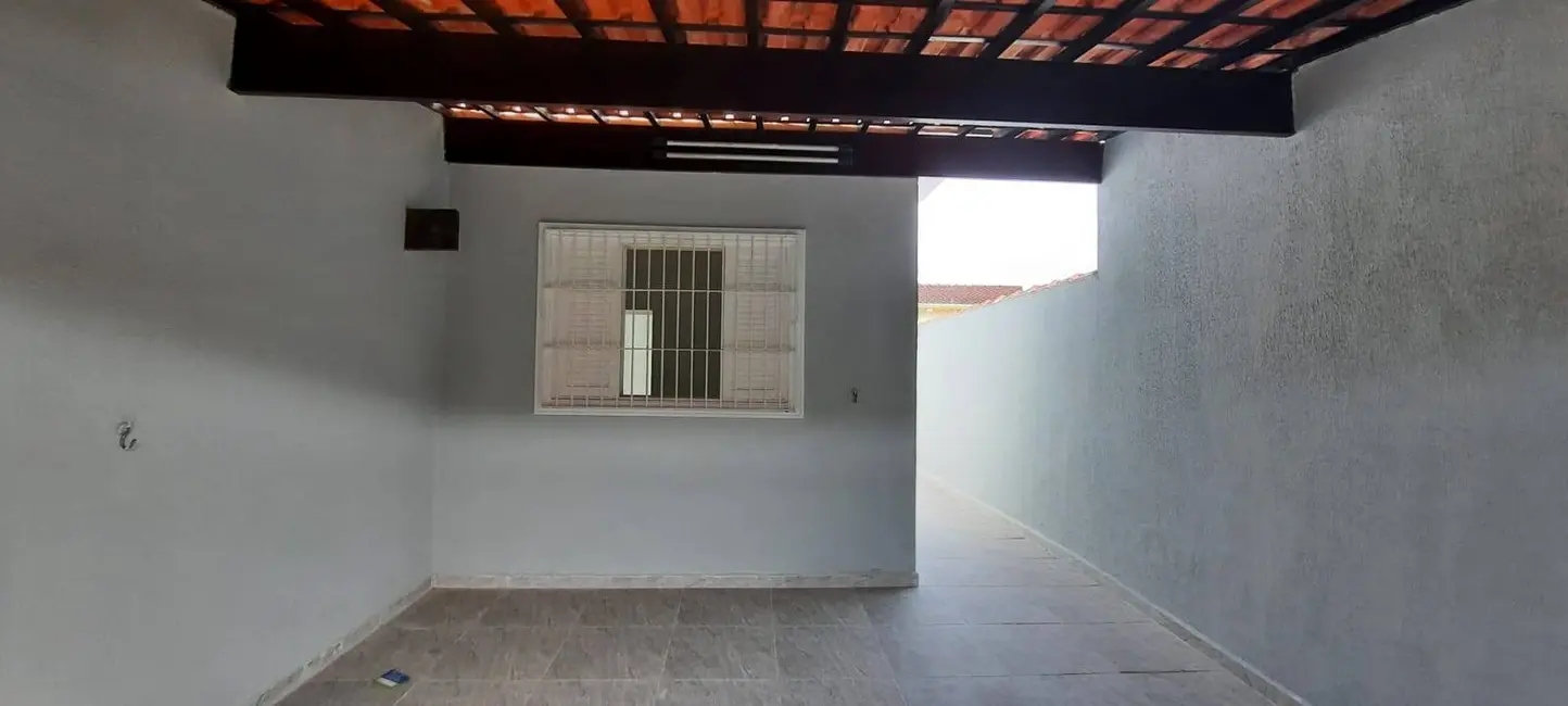 Foto 3 de Casa com 2 quartos à venda, 65m2 em Itanhaem - SP