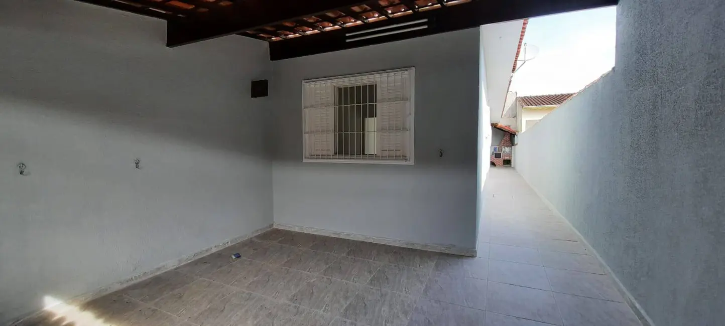 Foto 4 de Casa com 2 quartos à venda, 65m2 em Itanhaem - SP