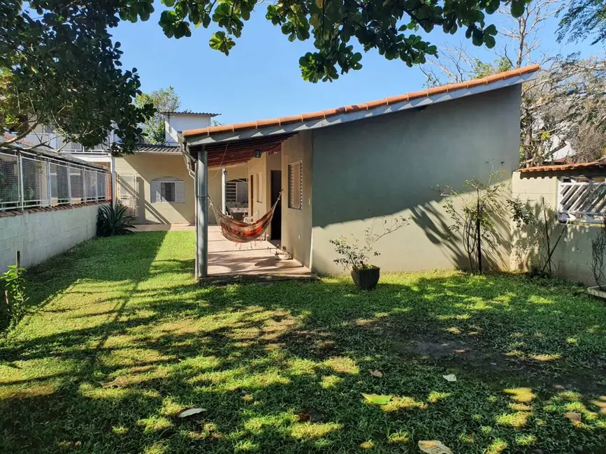 Foto 2 de Casa com 3 quartos à venda, 141m2 em Itanhaem - SP