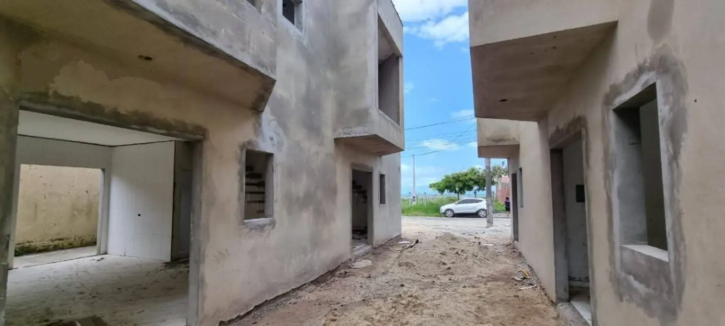 Casa de Condomínio com 2 quartos à venda, 75m2 em Itanhaem - SP - imagem 3 Foto 3 de Casa de Condomínio com 2 quartos à venda, 75m2 em Itanhaem - SP