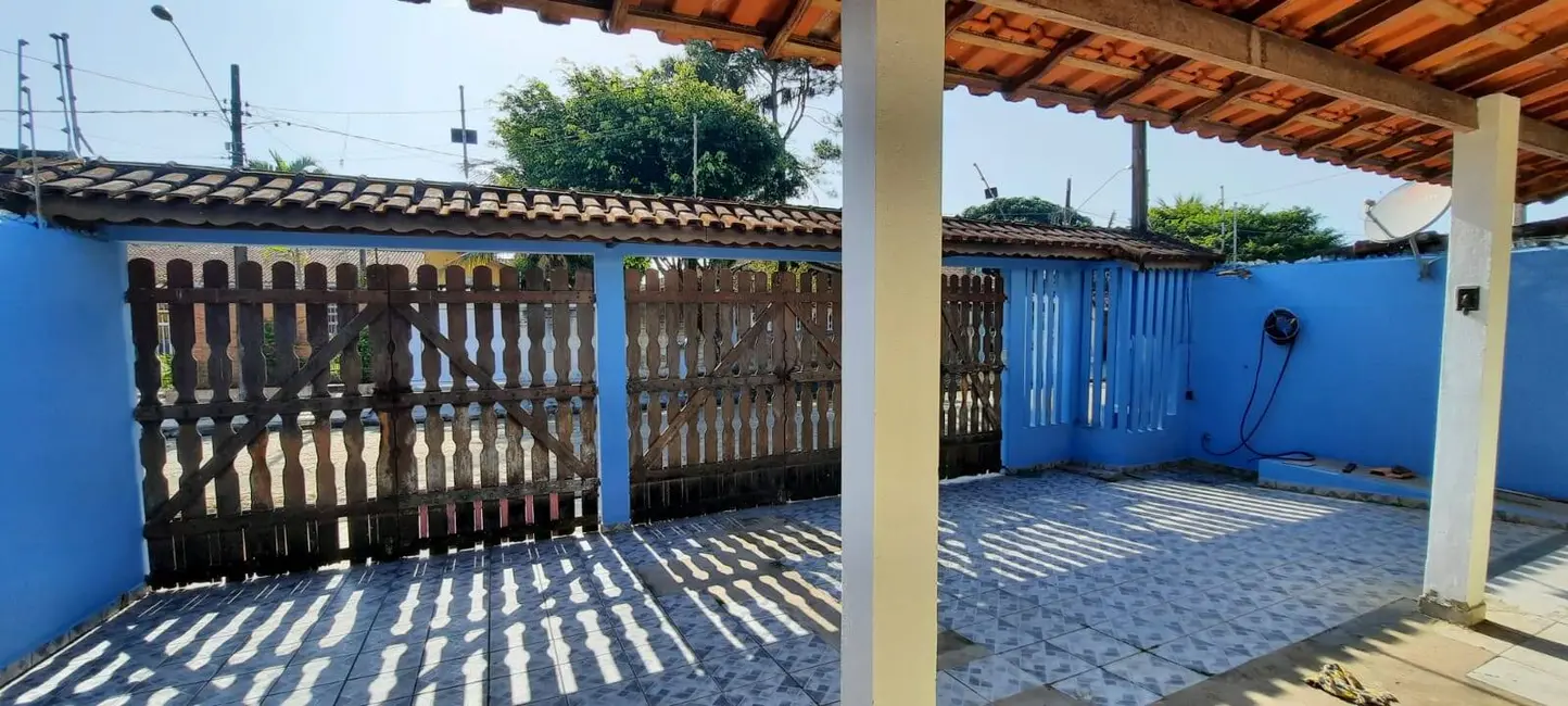 Foto 2 de Casa com 4 quartos à venda, 160m2 em Itanhaem - SP