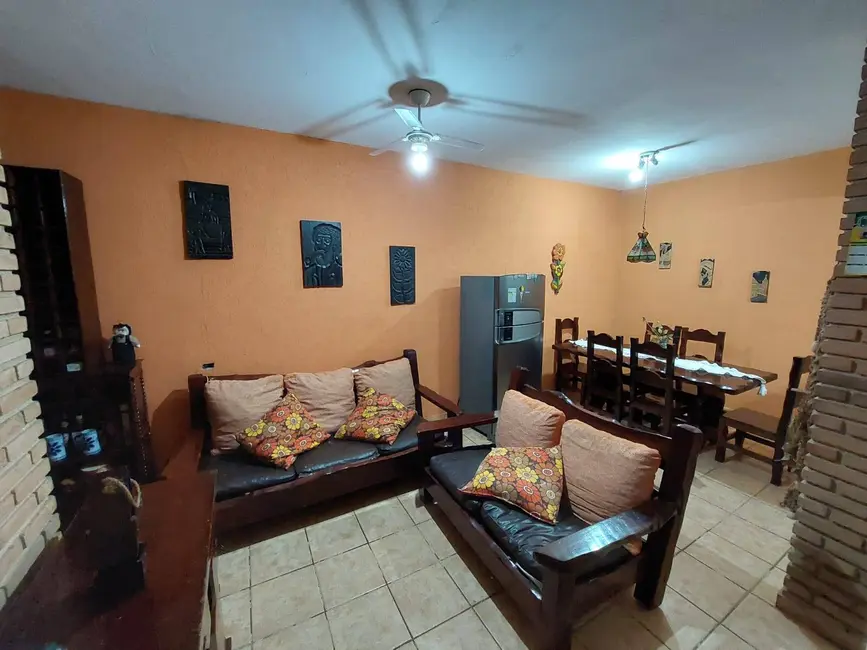 Foto 2 de Casa com 4 quartos à venda, 380m2 em Itanhaem - SP