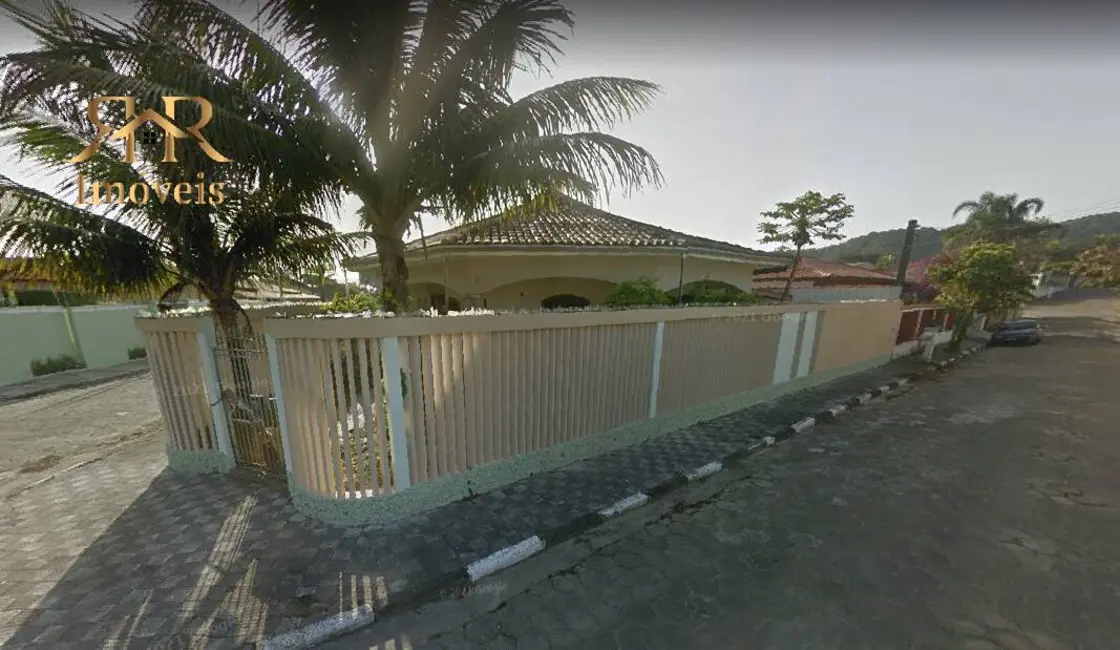 Foto 1 de Casa com 5 quartos à venda, 300m2 em Itanhaem - SP