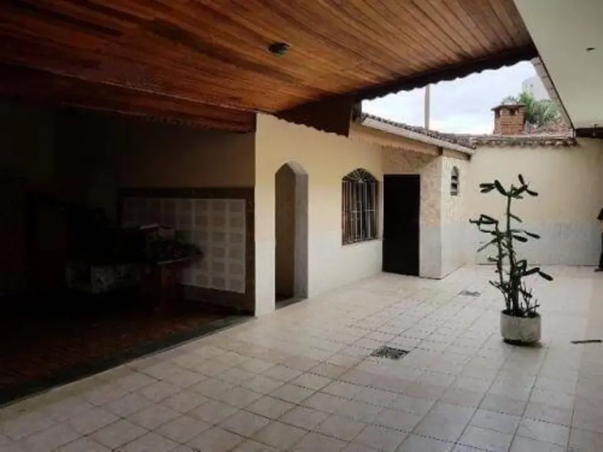 Foto 8 de Casa com 5 quartos à venda, 300m2 em Itanhaem - SP