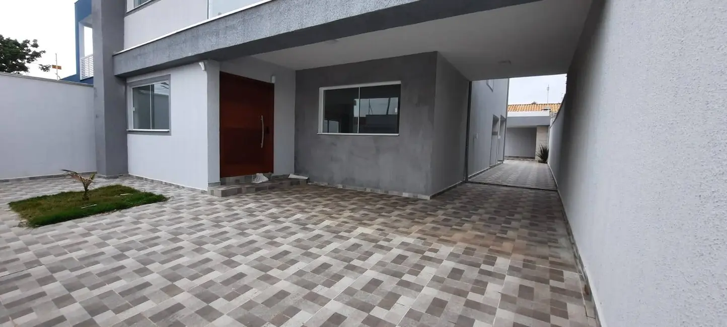 Foto 4 de Casa com 4 quartos à venda, 310m2 em Itanhaem - SP
