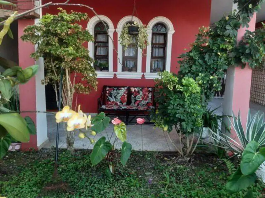 Foto 2 de Casa com 4 quartos à venda, 167m2 em Itanhaem - SP