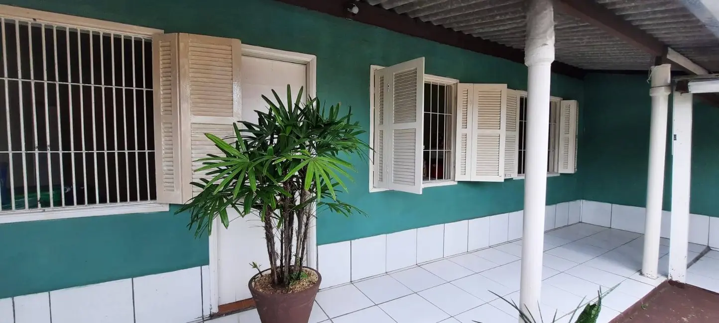 Foto 2 de Casa com 2 quartos à venda, 105m2 em Itanhaem - SP