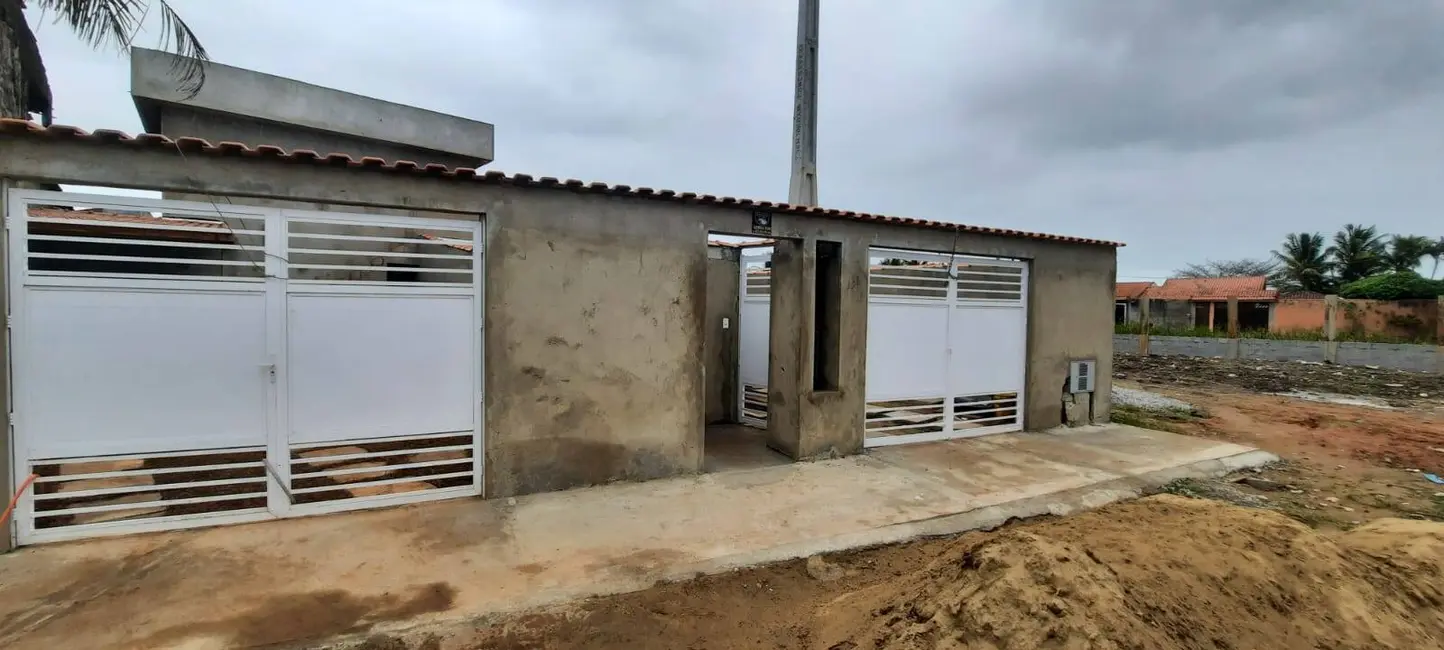 Foto 2 de Casa com 2 quartos à venda, 78m2 em Itanhaem - SP