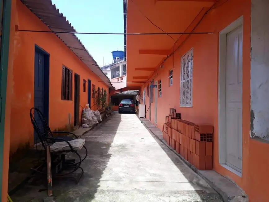 Foto 4 de Casa com 9 quartos à venda, 281m2 em Itanhaem - SP