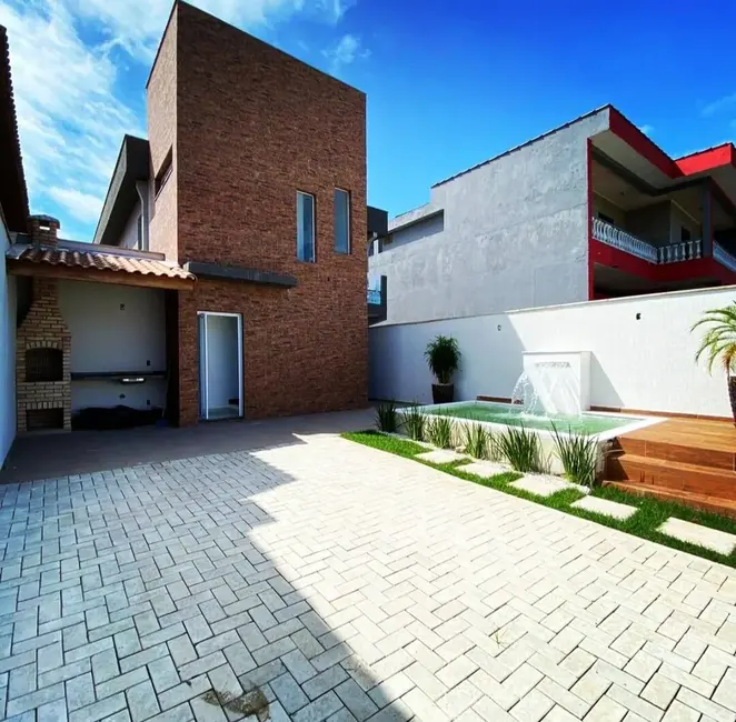 Foto 2 de Casa com 3 quartos à venda, 75m2 em Itanhaem - SP