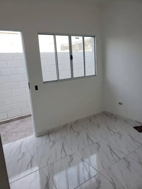 Foto 5 de Casa com 2 quartos à venda, 58m2 em Itanhaem - SP