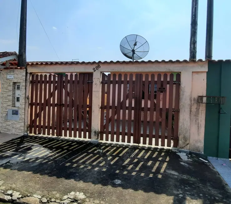 Foto 2 de Casa com 2 quartos à venda, 58m2 em Itanhaem - SP