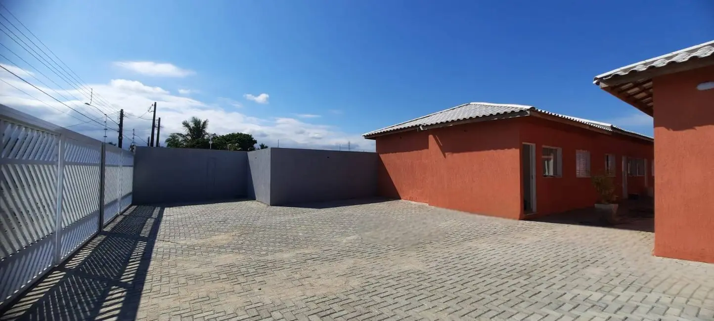 Casa de Condomínio com 2 quartos à venda, 70m2 em Itanhaem - SP - imagem 3 Foto 3 de Casa de Condomínio com 2 quartos à venda, 70m2 em Itanhaem - SP